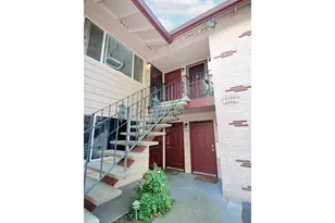 2026 NE Clackamas St, Portland, OR 97232 - Photo 2