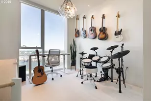 1075 NW Northrup St, Portland, OR 97209 - Photo 16