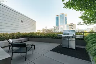 1075 NW Northrup St, Portland, OR 97209 - Photo 32