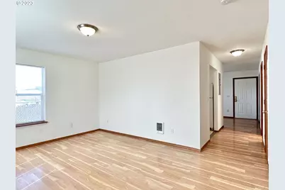 8421 SE Insley St, Portland, OR 97266 - Photo 8