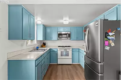 29334 Meadowview Rd, Junction City, OR 97448 - Photo 10