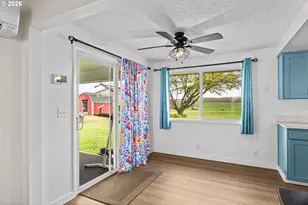 29334 Meadowview Rd, Junction City, OR 97448 - Photo 12