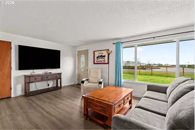 29334 Meadowview Rd, Junction City, OR 97448 - Photo 6