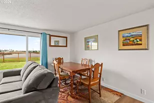 29334 Meadowview Rd, Junction City, OR 97448 - Photo 8