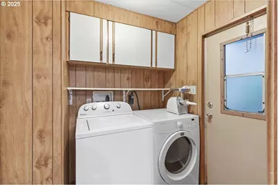 810 Acadia Ave, Garibaldi, OR 97118 - Photo 6