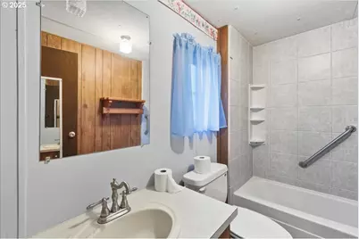 810 Acadia Ave, Garibaldi, OR 97118 - Photo 22