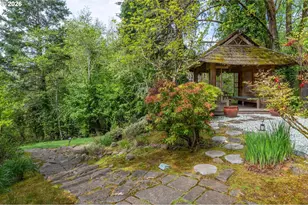 10007 NW Thompson Rd, Portland, OR 97229 - Photo 36