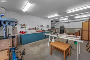 10007 NW Thompson Rd, Portland, OR 97229 - Photo 32