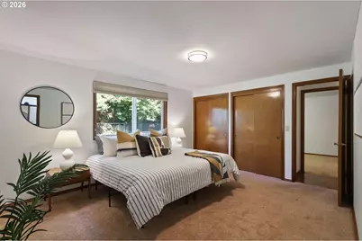 305 SE 84th Ave, Portland, OR 97216 - Photo 16