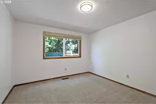 305 SE 84th Ave, Portland, OR 97216 - Photo 18