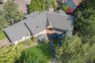 556 Forestview Dr, Hood River, OR 97031 - Photo 2