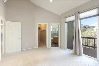 556 Forestview Dr, Hood River, OR 97031 - Photo 32