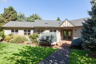 556 Forestview Dr, Hood River, OR 97031 - Photo 2