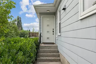 1519 N Jarrett St, Portland, OR 97217 - Photo 2