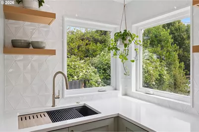 1519 N Jarrett St, Portland, OR 97217 - Photo 6