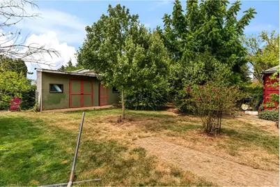 245 SE 108th Ave, Portland, OR 97216 - Photo 36