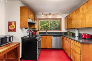 245 SE 108th Ave, Portland, OR 97216 - Photo 10