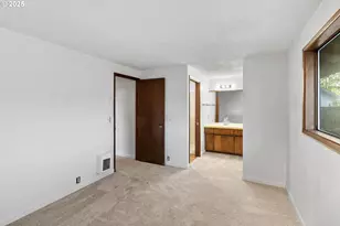 3826 Peppertree Dr, Eugene, OR 97402 - Photo 16