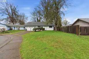 3826 Peppertree Dr, Eugene, OR 97402 - Photo 2