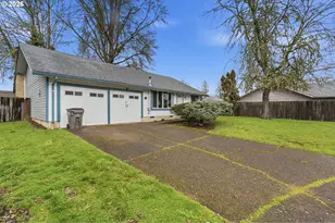 3826 Peppertree Dr, Eugene, OR 97402 - Photo 4