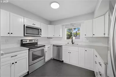 2917 E 14th Ct, Vancouver, WA 98661 - Photo 8