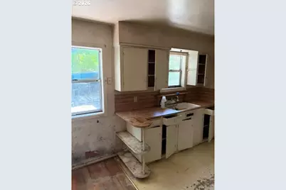 9722 N Van Houten Ave, Portland, OR 97203 - Photo 6