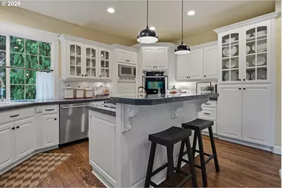 902 NE 47th Ave, Hillsboro, OR 97124 - Photo 16