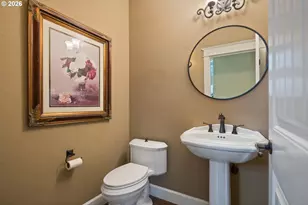 902 NE 47th Ave, Hillsboro, OR 97124 - Photo 8