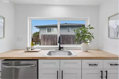 1730 12th Ave, Albany, OR 97321 - Photo 2