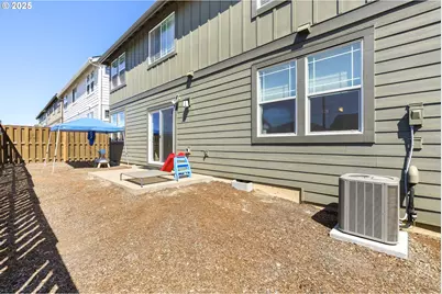 18400 SW Sugarloaf Ln, Beaverton, OR 97007 - Photo 18