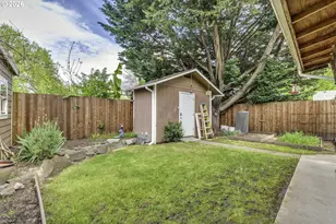 12075 SW 9th St, Beaverton, OR 97005 - Photo 30