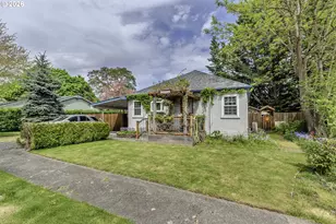 12075 SW 9th St, Beaverton, OR 97005 - Photo 2