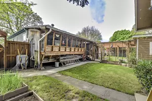 12075 SW 9th St, Beaverton, OR 97005 - Photo 32