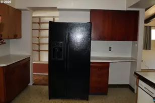 7131 NE Roselawn St, Portland, OR 97218 - Photo 6