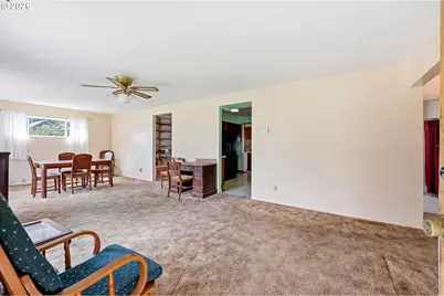 7131 NE Roselawn St, Portland, OR 97218 - Photo 2