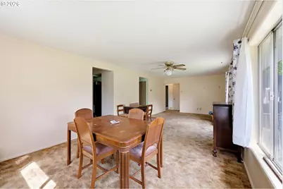 7131 NE Roselawn St, Portland, OR 97218 - Photo 4
