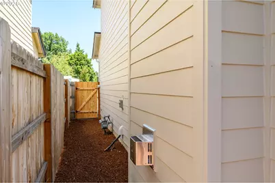 3208 E Province Ct, Newberg, OR 97132 - Photo 38