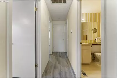 820 NE Cochran Ave, Gresham, OR 97030 - Photo 14