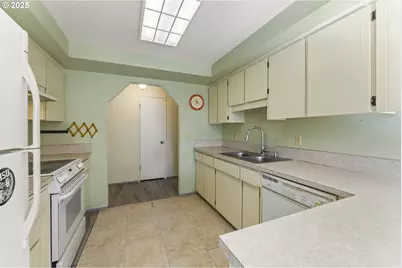 820 NE Cochran Ave, Gresham, OR 97030 - Photo 8