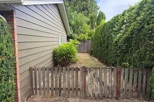880 NW Florence Ave, Gresham, OR 97030 - Photo 20