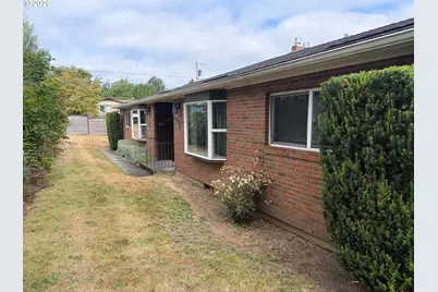 880 NW Florence Ave, Gresham, OR 97030 - Photo 4