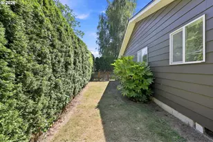 880 NW Florence Ave, Gresham, OR 97030 - Photo 26