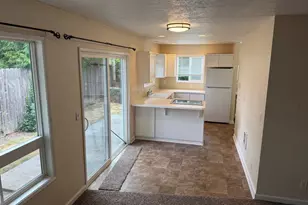 880 NW Florence Ave, Gresham, OR 97030 - Photo 8