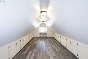425 N 9th St, Cottage Grove, OR 97424 - Photo 38