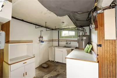 425 N 9th St, Cottage Grove, OR 97424 - Photo 44