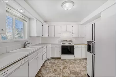 15270 SE La Marquita Way, Milwaukie, OR 97267 - Photo 12