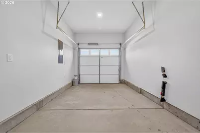 9271 E Burnside St, Portland, OR 97216 - Photo 22