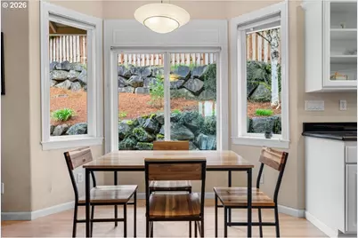 2305 Stonehurst Ct, Lake Oswego, OR 97034 - Photo 18