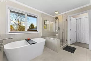 2305 Stonehurst Ct, Lake Oswego, OR 97034 - Photo 30