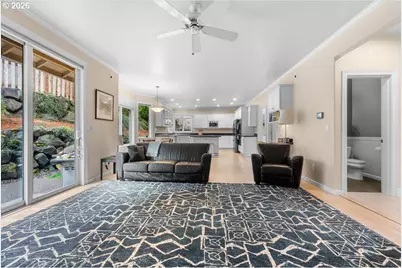 2305 Stonehurst Ct, Lake Oswego, OR 97034 - Photo 22